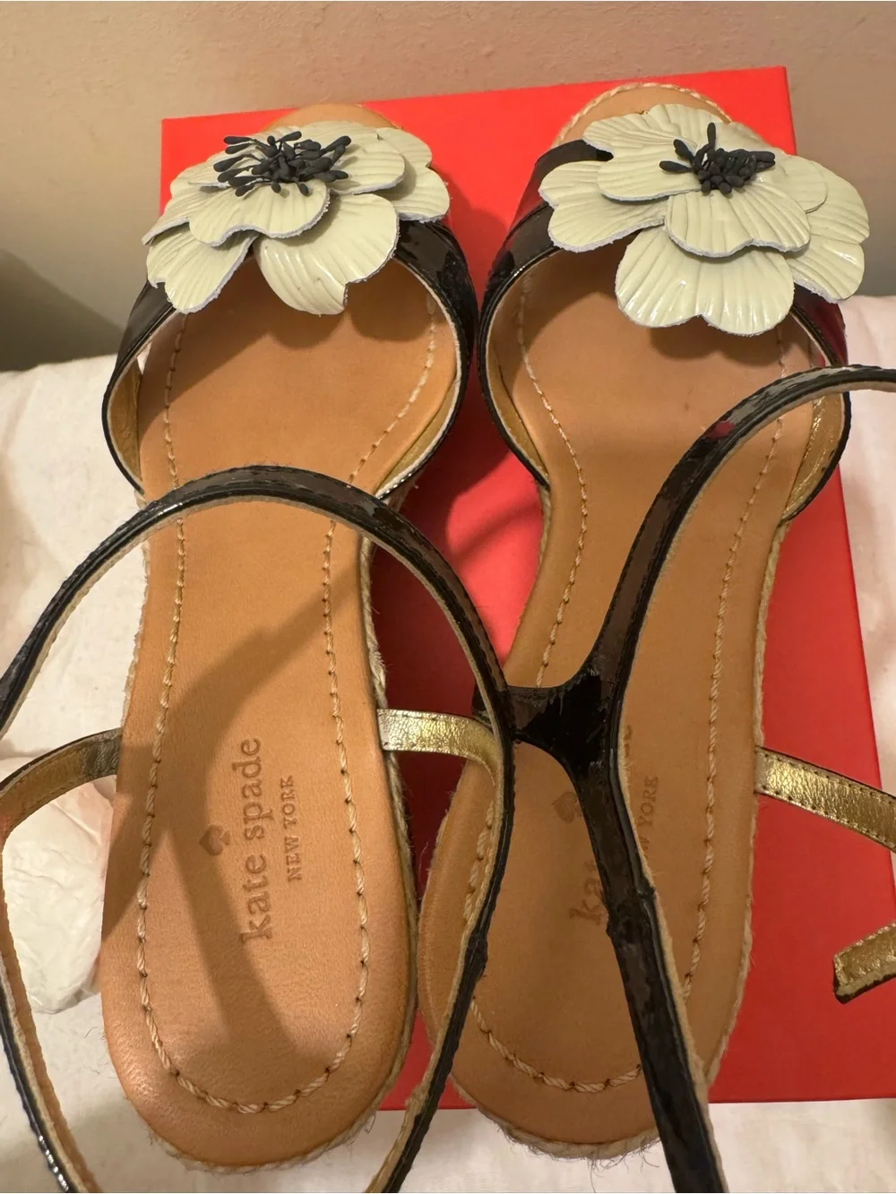 Vintage 2011 Kate Spade Darling Flower Wedge Espadrille Sandals Black Patent EUC